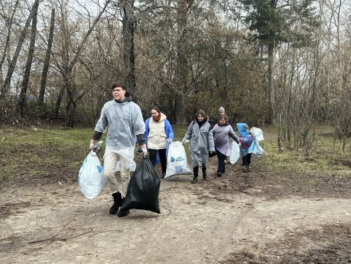 Как в парке Урицкого прошёл центральный субботник «Эковесны 2026»