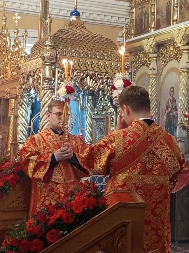 Митрополит Казанский и Татарстанский Кирилл возглавил Архиерейскую пасхальную служба в Зеленодольске