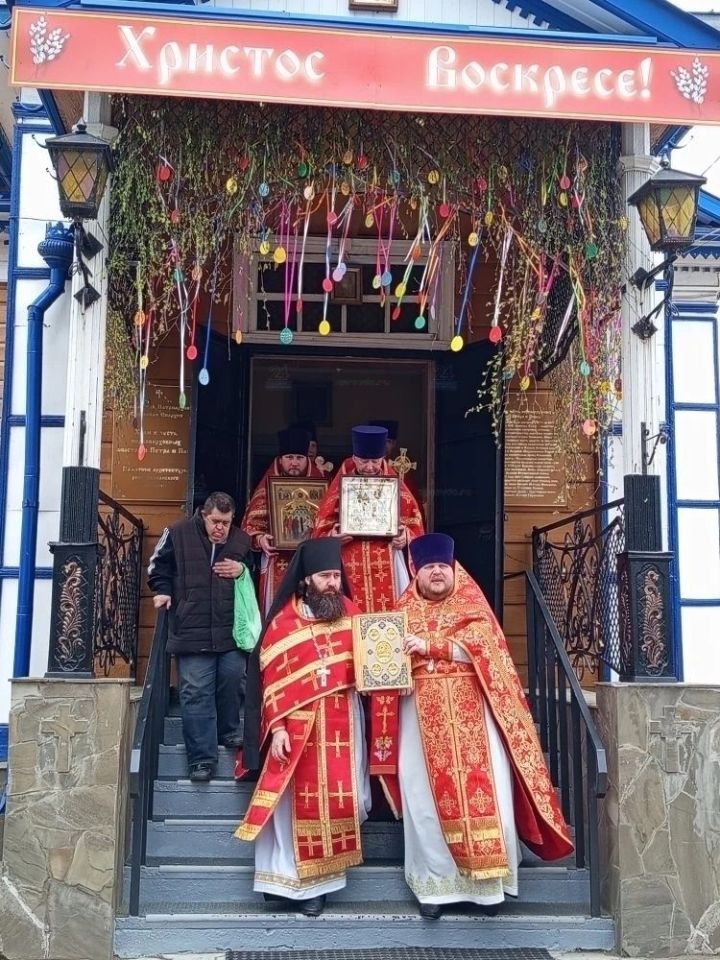 Митрополит Казанский и Татарстанский Кирилл возглавил Архиерейскую пасхальную служба в Зеленодольске