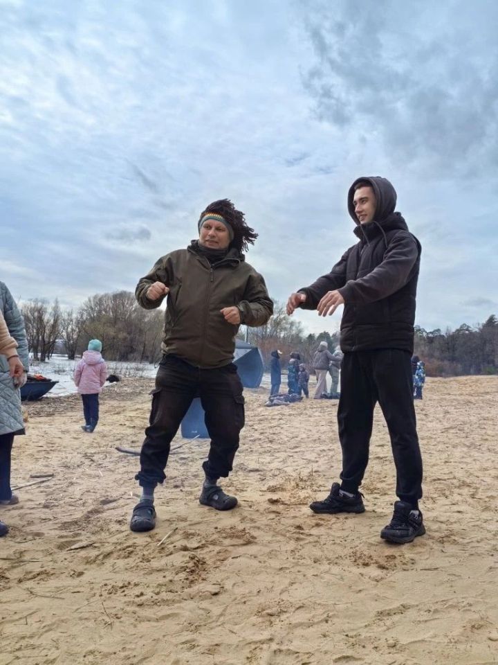 Волга, лодки и душевные песни