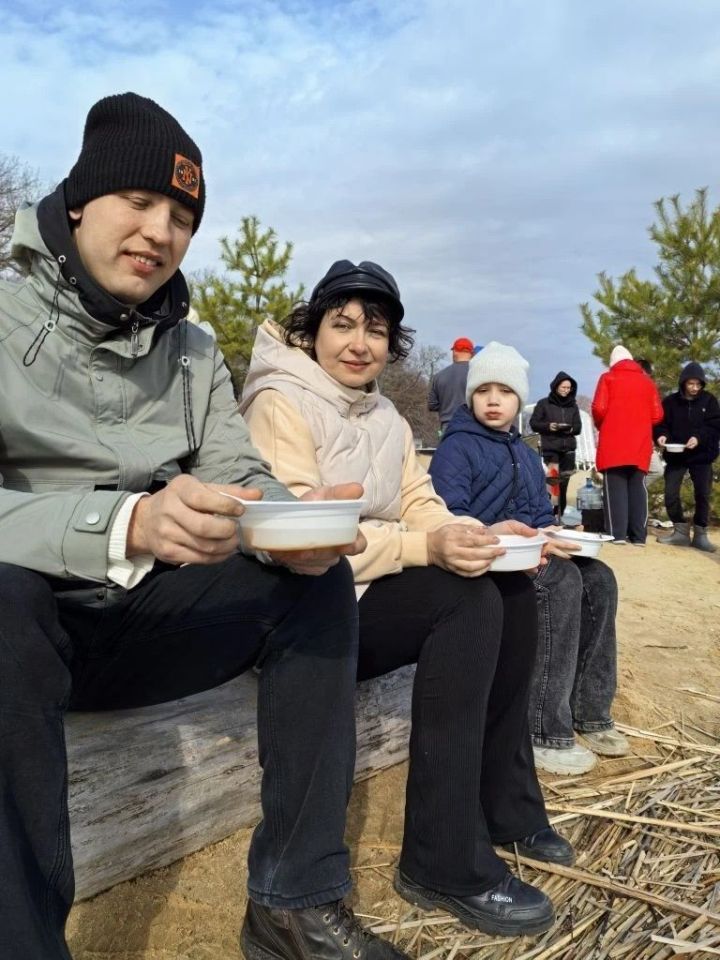 Волга, лодки и душевные песни