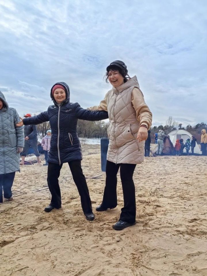 Волга, лодки и душевные песни