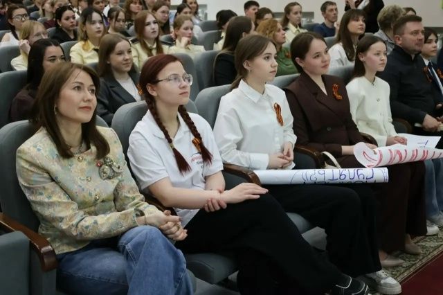 Михаил Афанасьев провел «Недетский разговор» с юными зеленодольцами