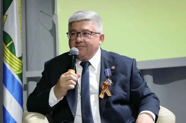 Михаил Афанасьев провел «Недетский разговор» с юными зеленодольцами