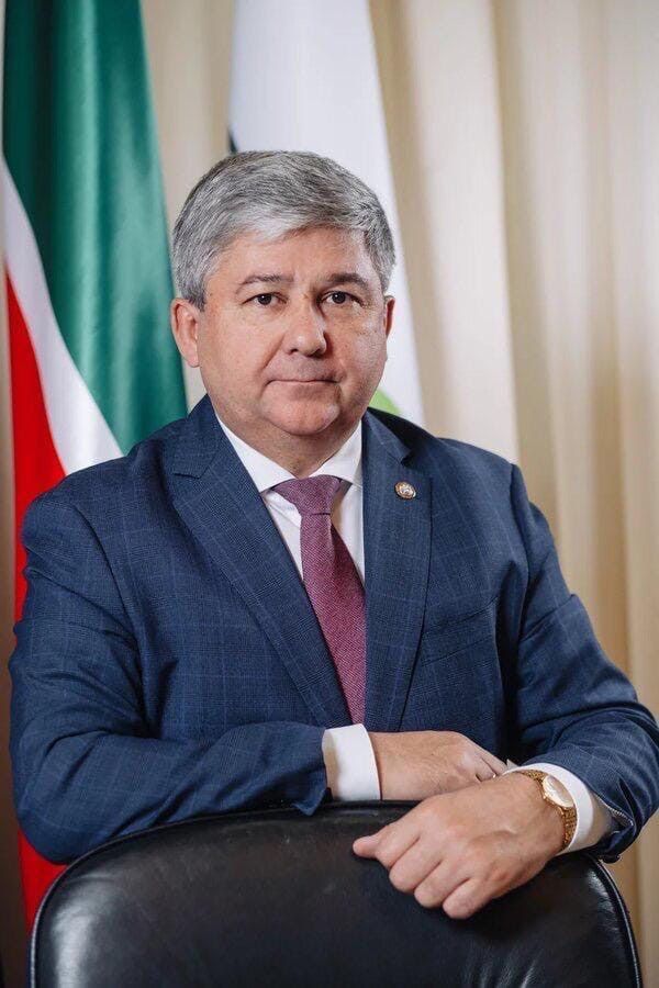 Глава Зеленодольского района Михаил Афанасьев поздравляет с праздником 1 Мая