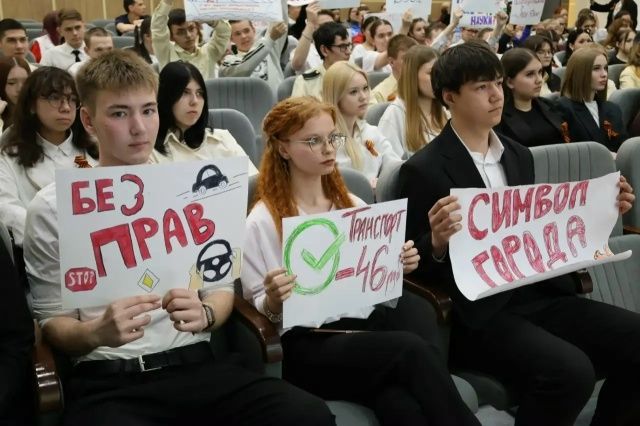 Михаил Афанасьев провел «Недетский разговор» с юными зеленодольцами