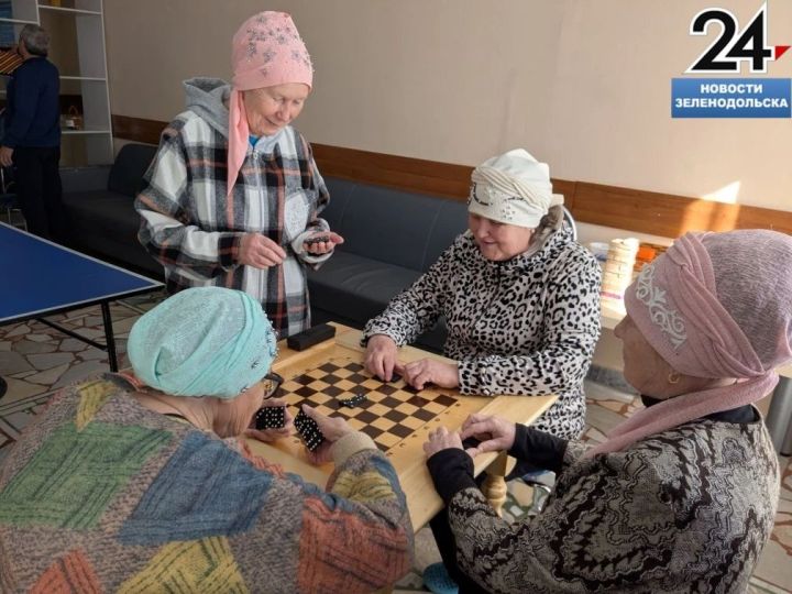 Депутат Госсовета Татарстана Ренат Мистахов поддерживает волонтеров села Нурлаты