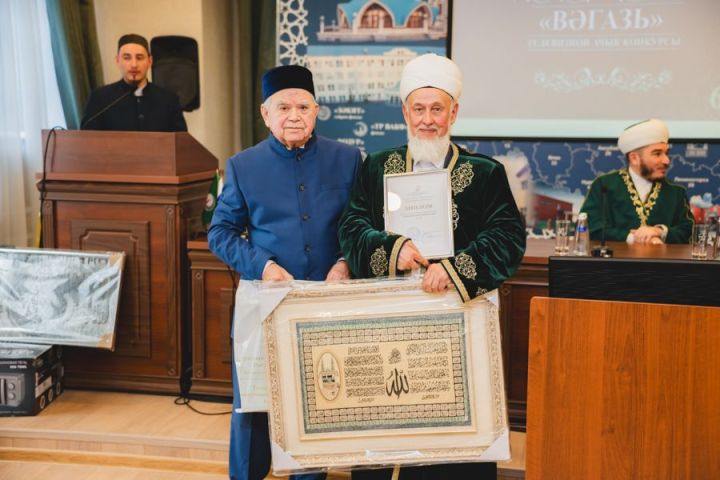 Семья Нуруллиных и мухтасиб Габдельхамид хазрат Зиннатуллин победили в открытом телевизионном конкурсе татарского вагаза