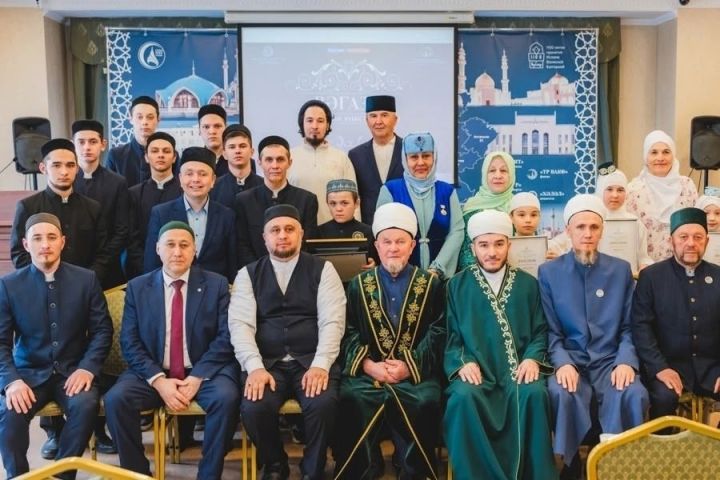 Семья Нуруллиных и мухтасиб Габдельхамид хазрат Зиннатуллин победили в открытом телевизионном конкурсе татарского вагаза