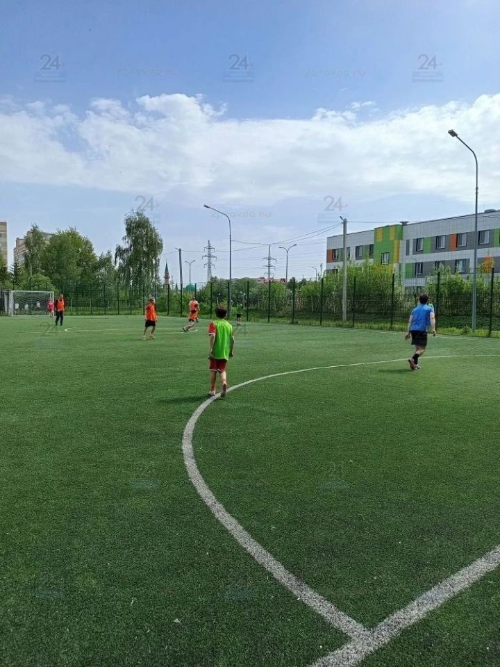 В Зеленодольске прошёл футбольный матч «Отцы и дети».