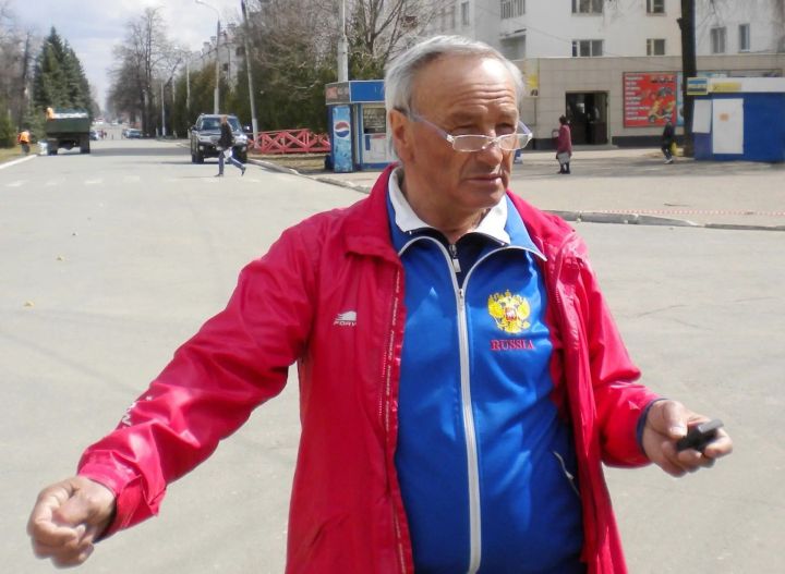 Стартовали тренировки на роликах и самокатах на площади перед Музыкальным театром