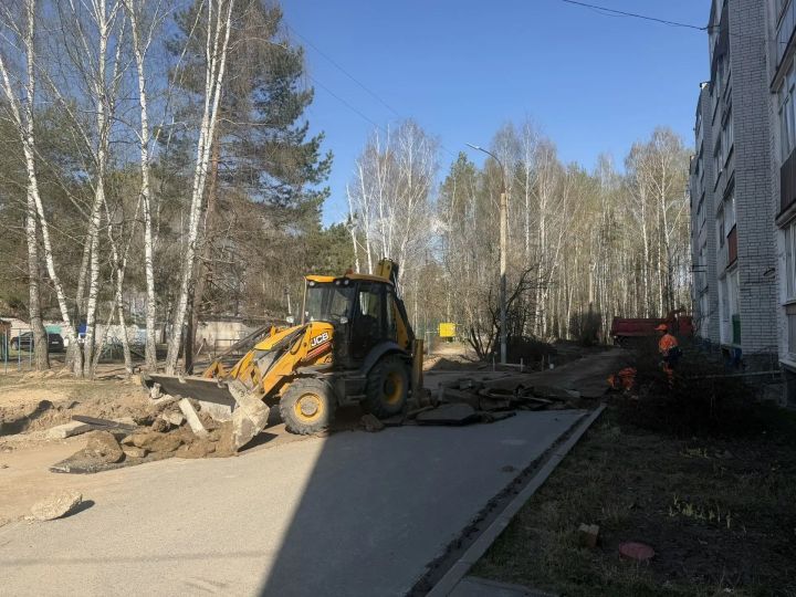 В Зеленодольске продолжаются работы по программе «Наш двор»