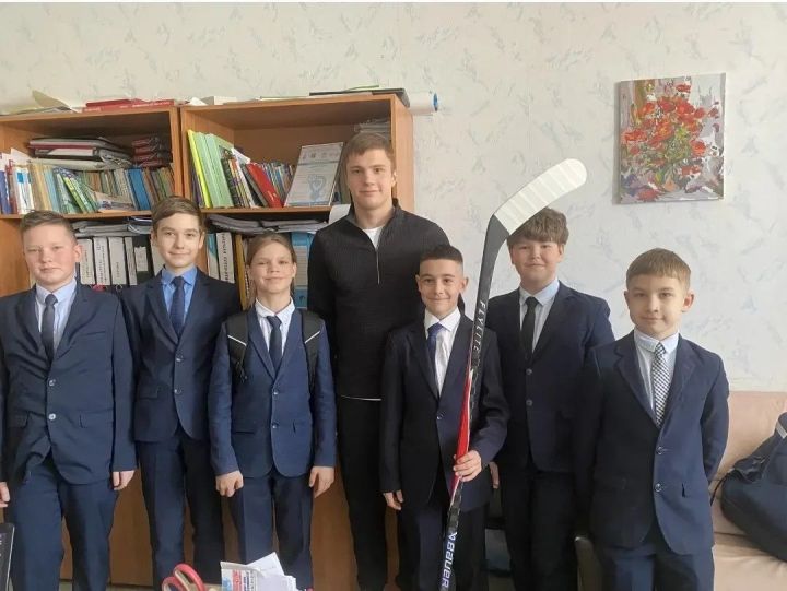Лицей №1 встретил своего чемпиона Арсения Анисимова
