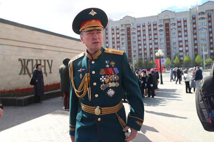 Герой России Александр Лапин почтил память фронтовиков и рассказал о семейной истории