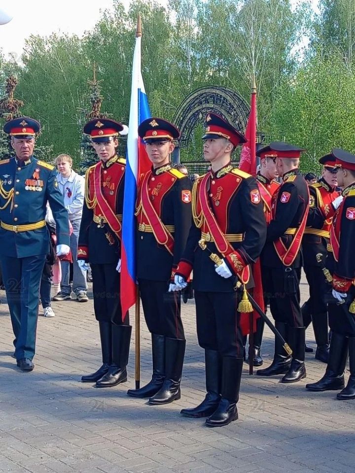 Парадные расчеты прошли колоннами по главной площади Зеленодольска