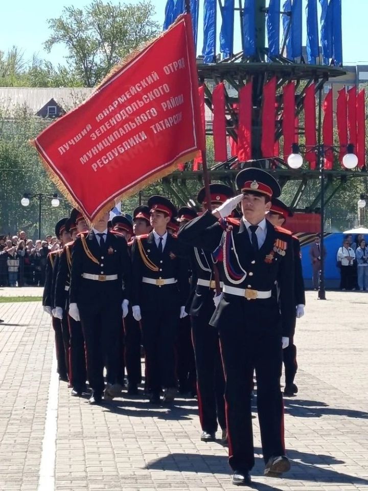 Парадные расчеты прошли колоннами по главной площади Зеленодольска