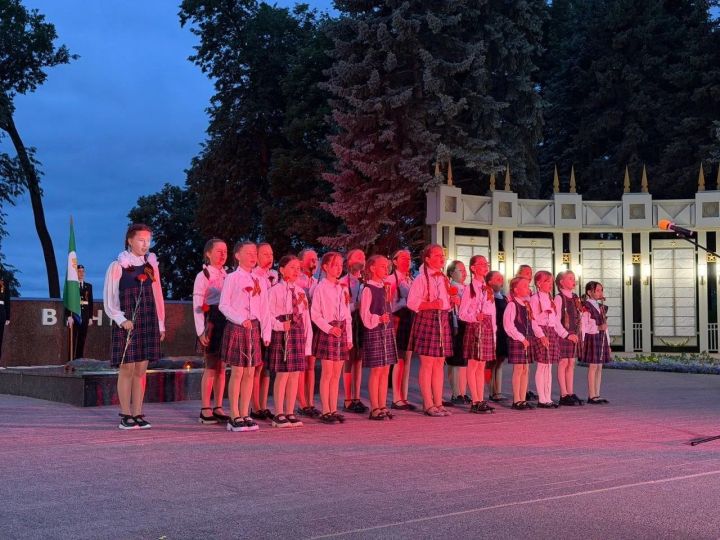 В Парке Победы зажгли «Свечу памяти»