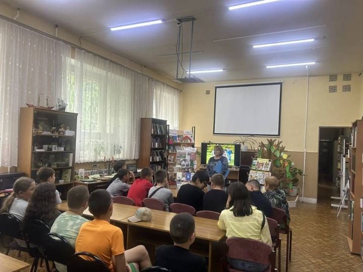 К Международному дню борьбы с наркоманией центральная библиотека провела для ребят урок-диалог «Вредные привычки не для нас»
