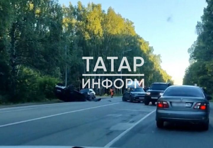 На въезде в п. Айша Зеленодольского района перевернулся автомобиль