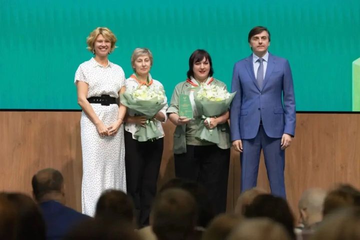 Педагоги лицея имени Карпова отмечены на федеральном уровне