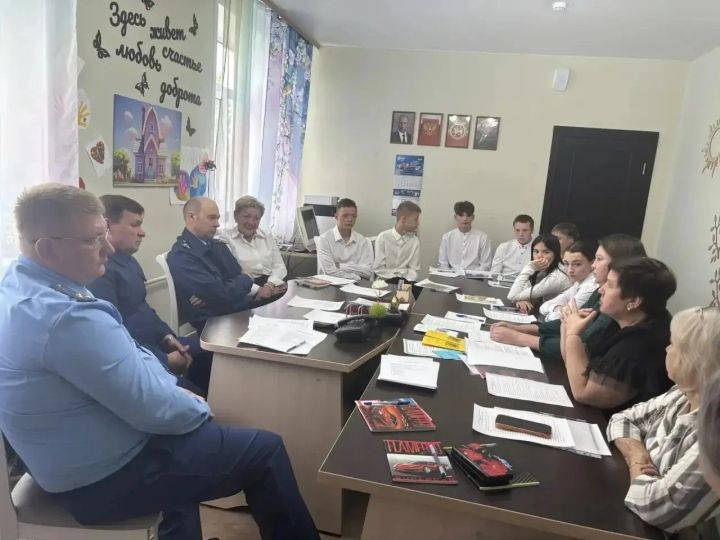 В Нурлатском детском доме прошел круглый стол с представителями власти и правопорядка