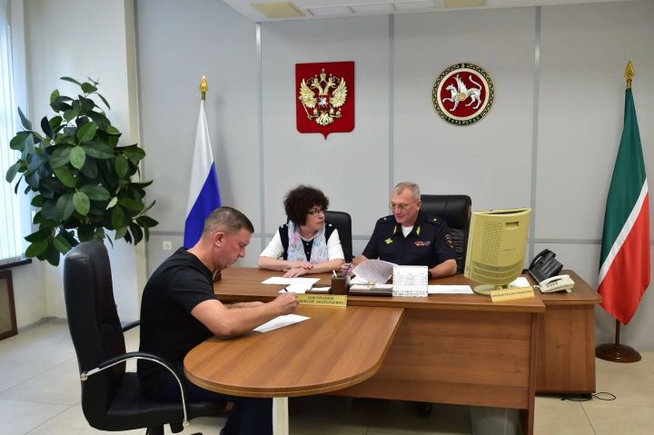 Алексей Завгороднев провел личный прием сотрудников  пенсионеров министерства