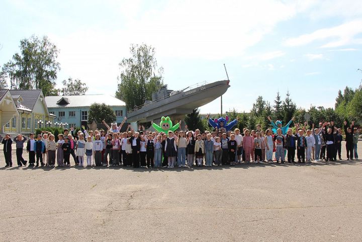 На Зеленодольском заводе имени А.М. Горького провели акцию «Помоги собраться в школу»