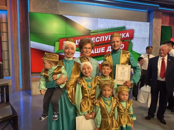Семья Нуруллиных — финалисты Республиканского конкурса видеороликов «Всей семьёй на выборы»