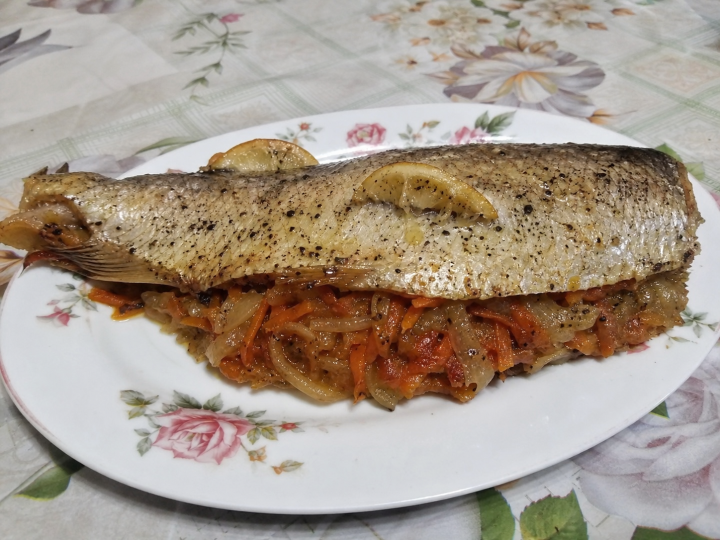 Запеченная сельдь с лимоном: готовим вкусный ужин из доступной рыбы